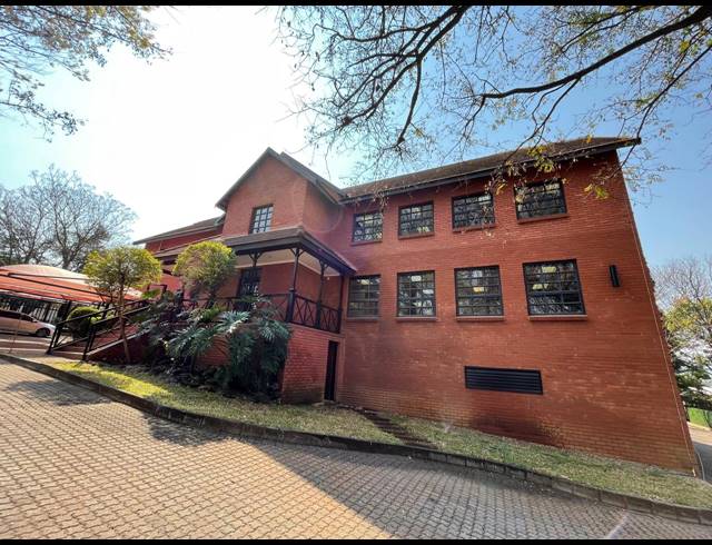 752M² OFFICE FOR SALE IN BRYANSTON